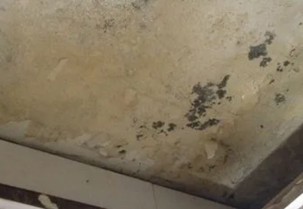 鄱阳阳台漏水维修公司分享下鄱阳卫生间渗水维修需要注意哪些问题。